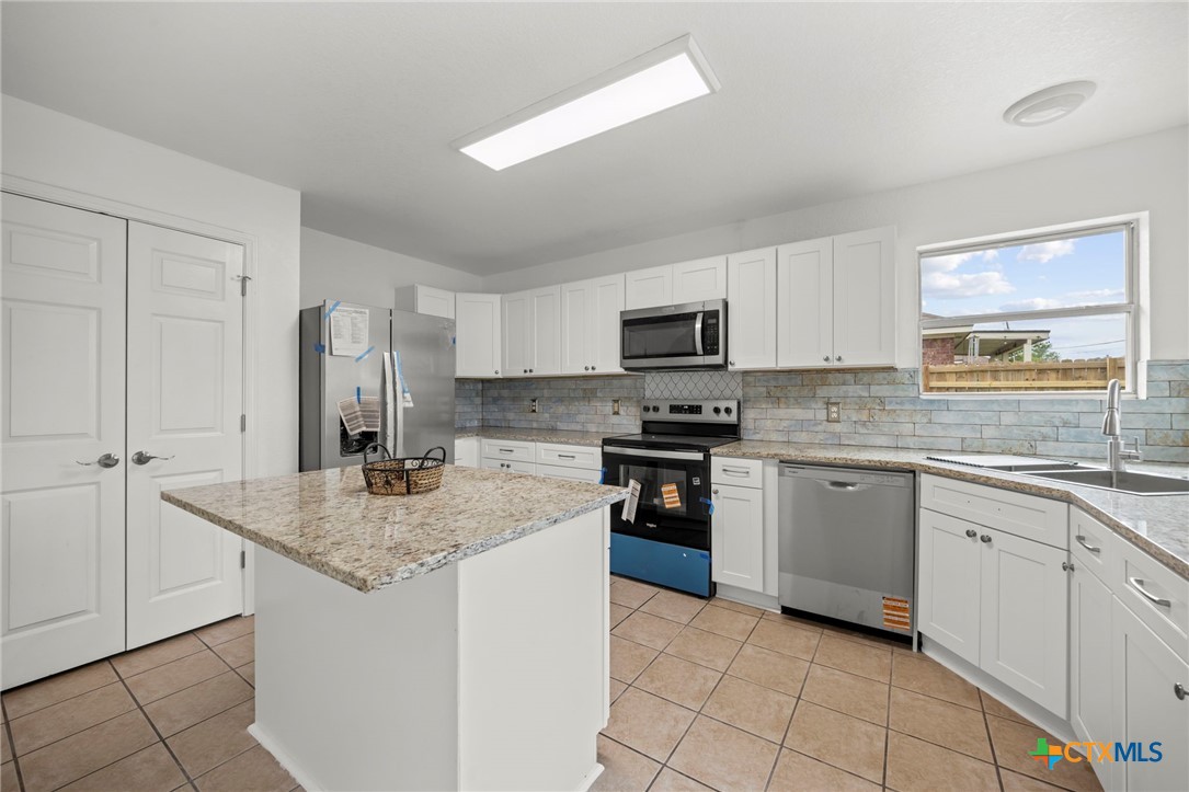4201 Jim Avenue Killeen, TX 76549 - Photo 15 of 39 Kitchen