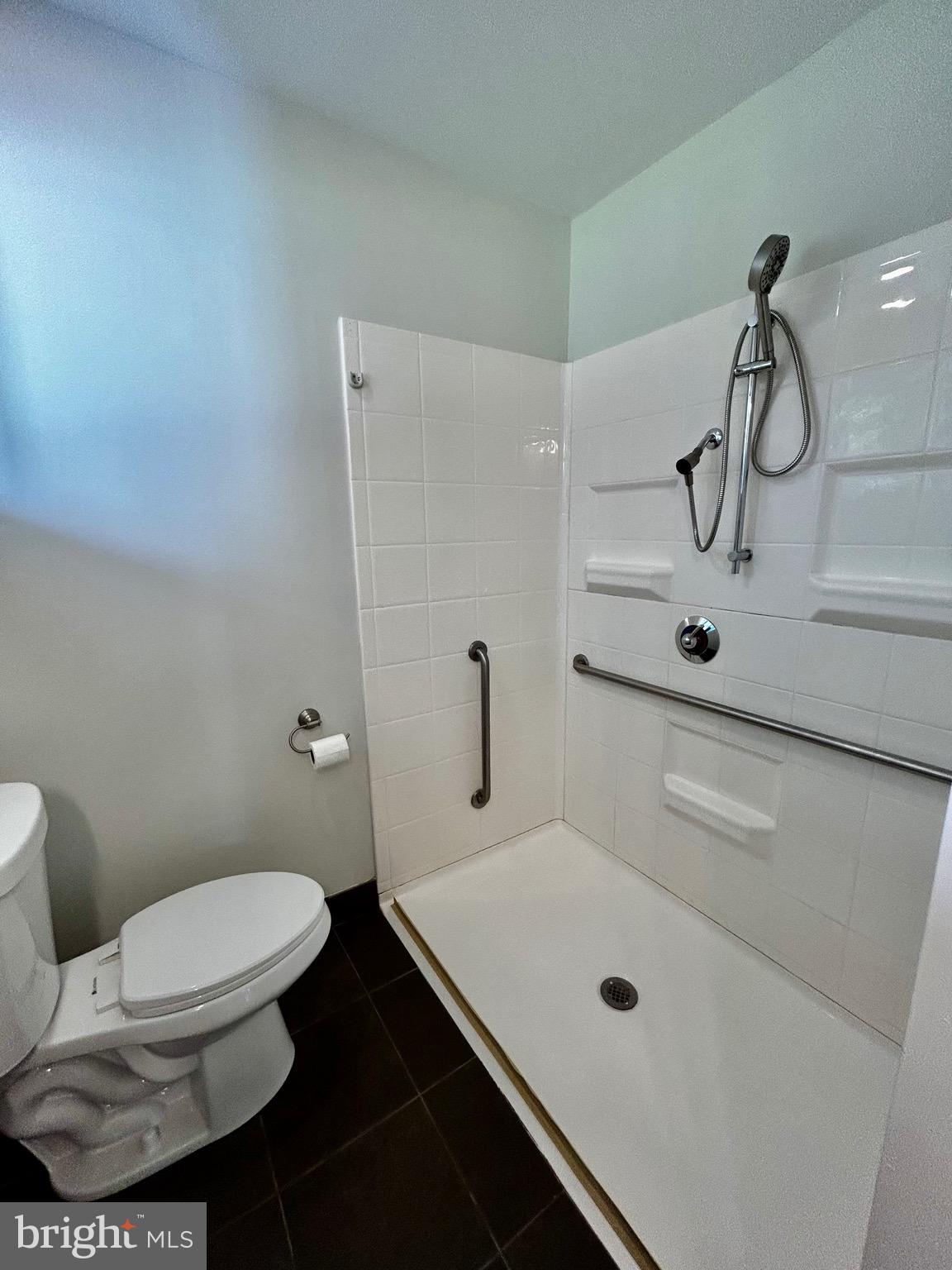 7211 Halifax Place Springfield, VA 22150 - Photo 28 of 31 Full bath in hallway