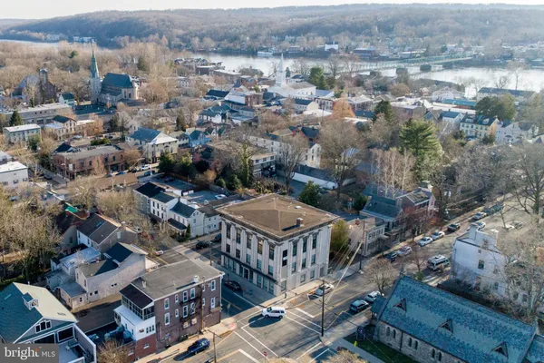 $2,650 | 71-75 North Main Street, Unit 304, Lambertville, NJ 08530