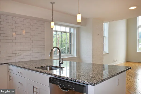 $2,650 | 71-75 North Main Street, Unit 304, Lambertville, NJ 08530