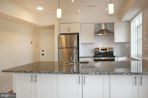 $2,650 | 71-75 North Main Street, Unit 304, Lambertville, NJ 08530