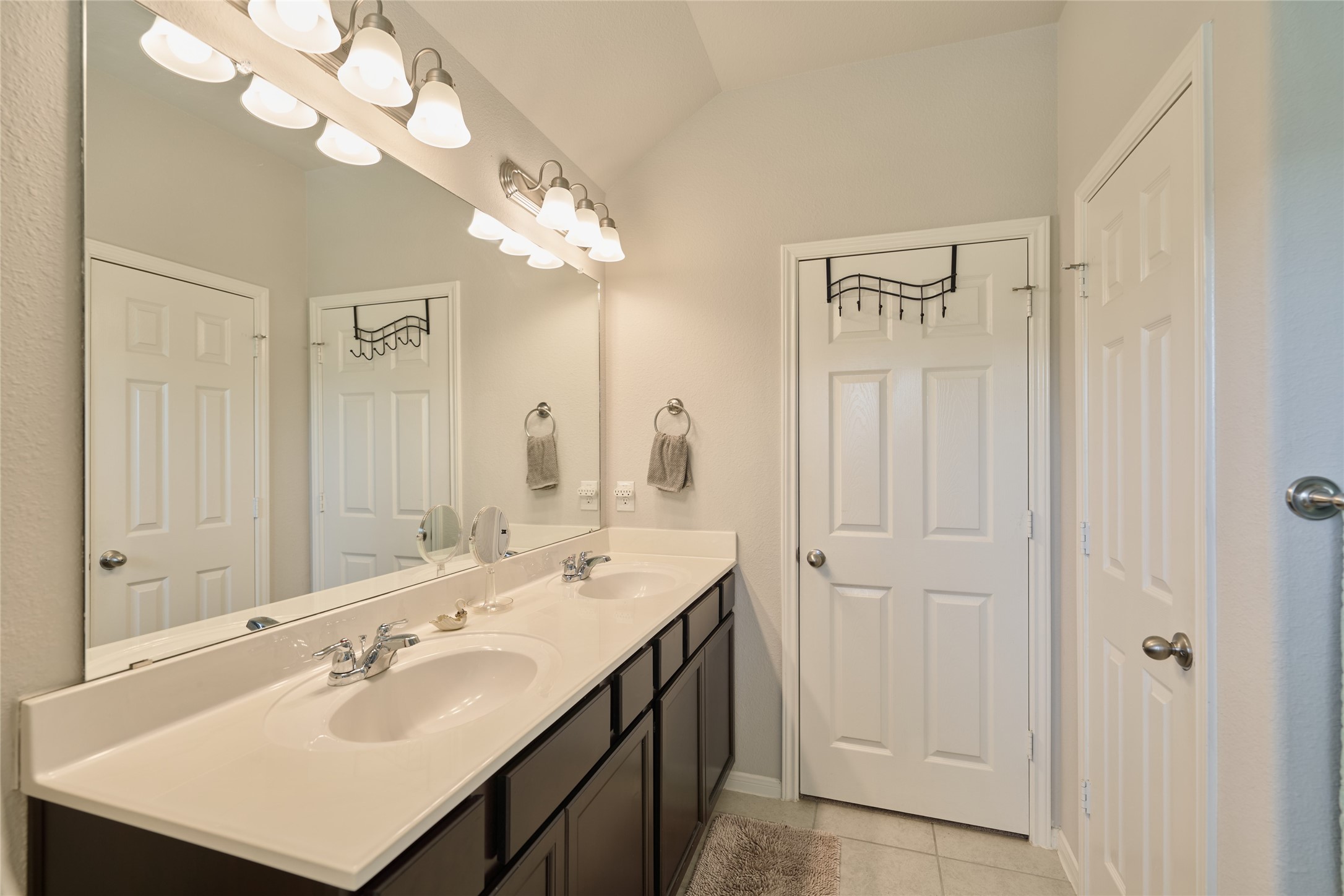 2020 Cedar Tree Court Conroe, TX 77301 - Photo 18 of 26 Dual sinks