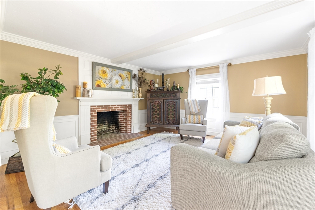 10 Winston Road Holliston, MA 01746 - Photo 9 of 38