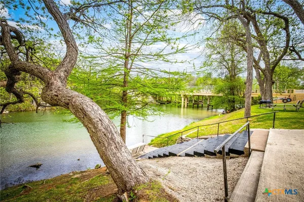 $839,995 | 546 Riverside Path, Canyon Lake, TX 78133