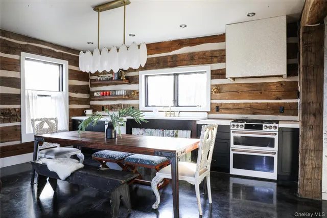 $1,695,000 | 1017 Bruyn Turnpike, Pine Bush, NY 12566