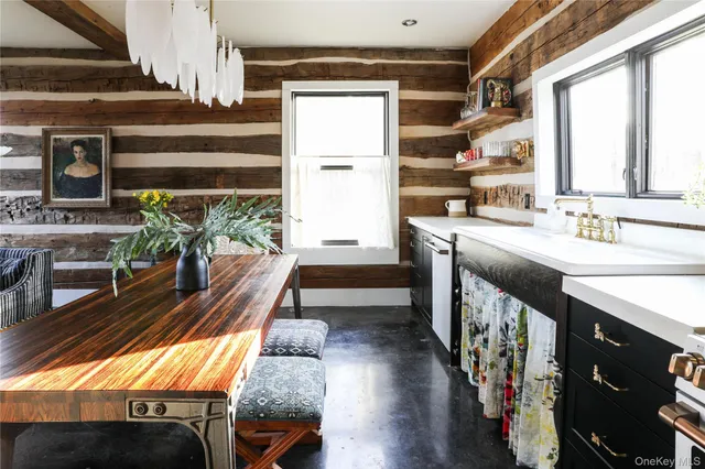 $1,695,000 | 1017 Bruyn Turnpike, Pine Bush, NY 12566