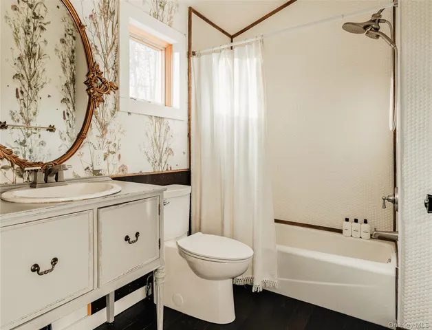 $1,695,000 | 1017 Bruyn Turnpike, Pine Bush, NY 12566