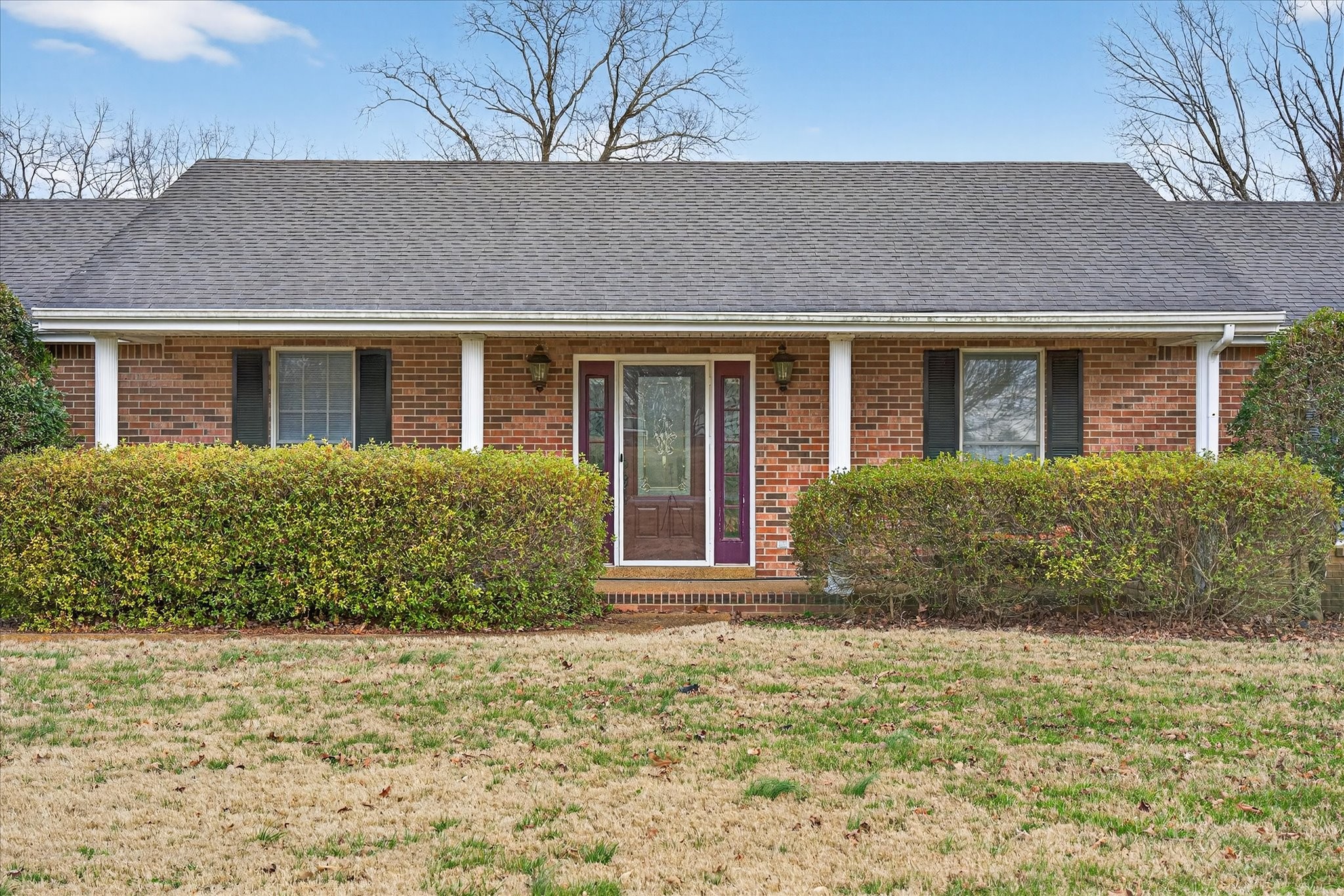 2201 Bearden Road Clarksville, TN 37043 - Photo 5 of 38 front view of a house