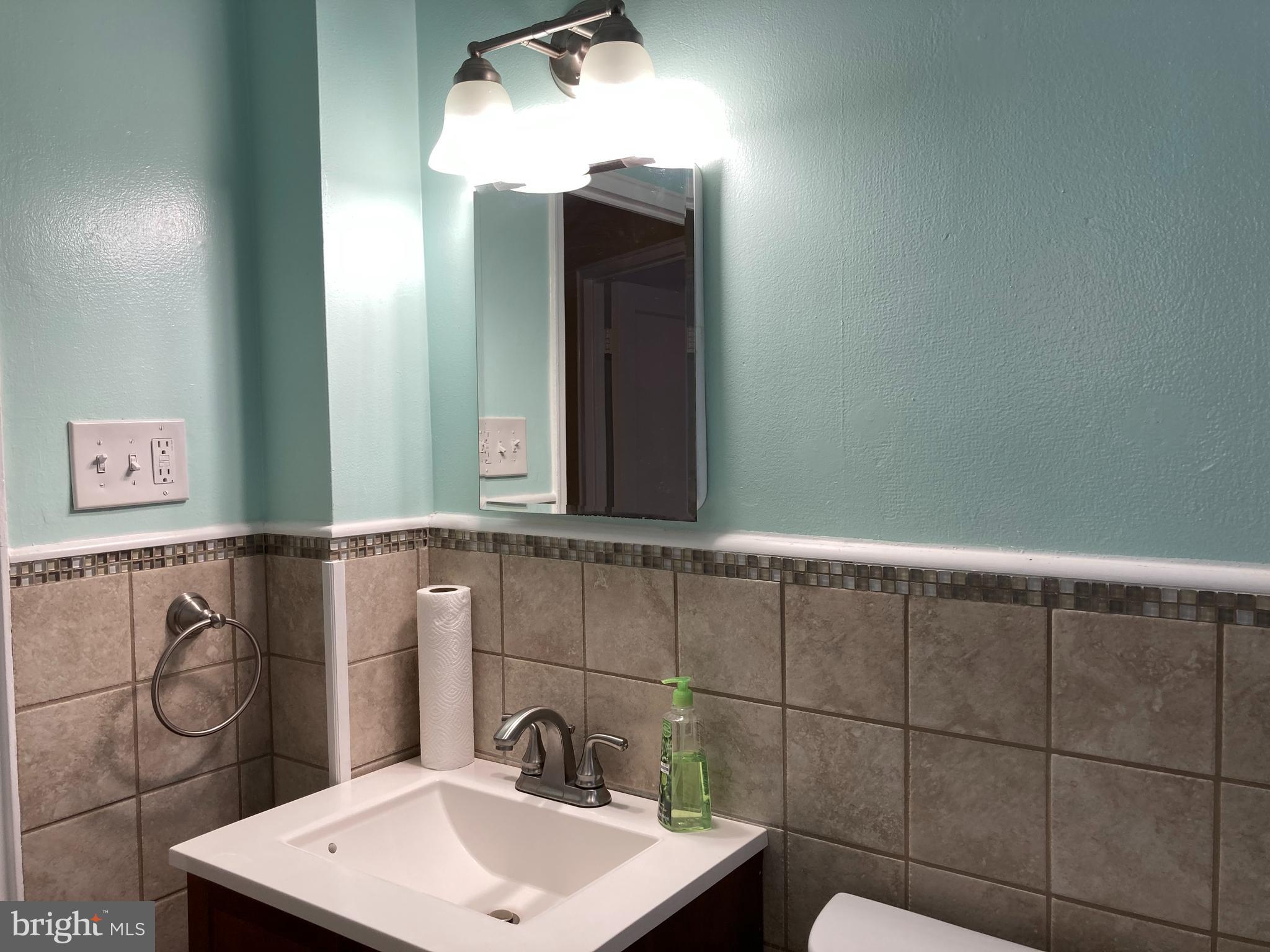 1927 Holborn Road Baltimore, MD 21222 - Photo 18 of 35 UPPER LEVEL BATH