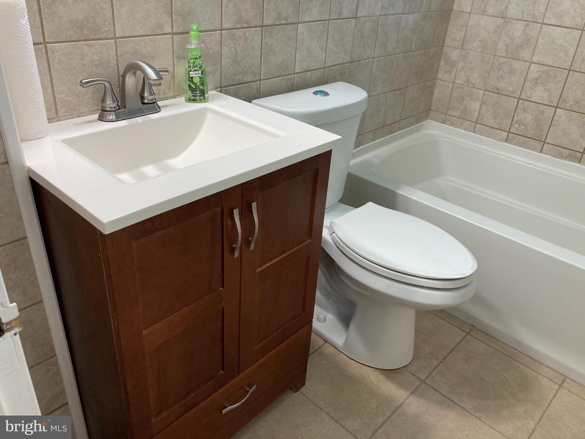 1927 Holborn Road Baltimore, MD 21222 - Photo 19 of 35 UPPER LEVEL BATH