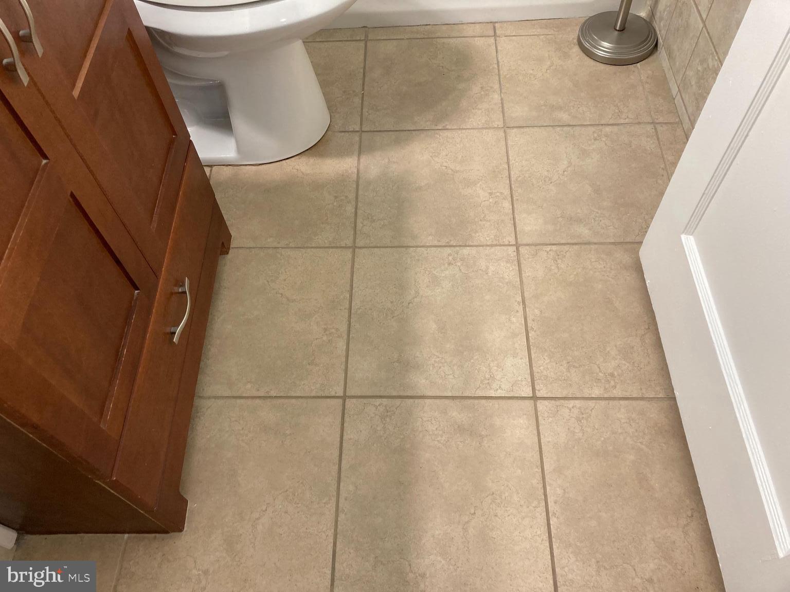 1927 Holborn Road Baltimore, MD 21222 - Photo 20 of 35 BATH CERAMIC FLOOR