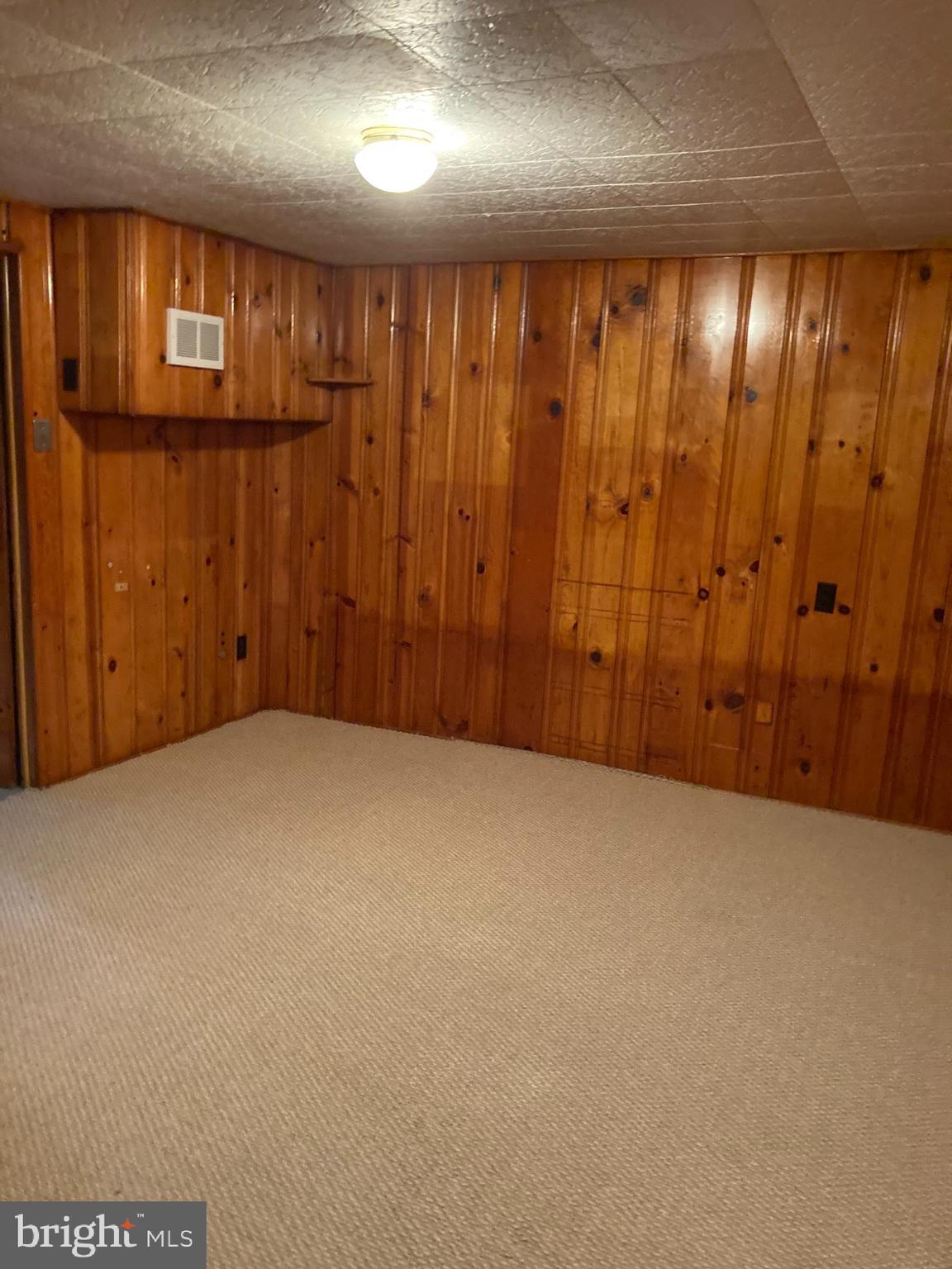 1927 Holborn Road Baltimore, MD 21222 - Photo 24 of 35 FAMILY ROOM