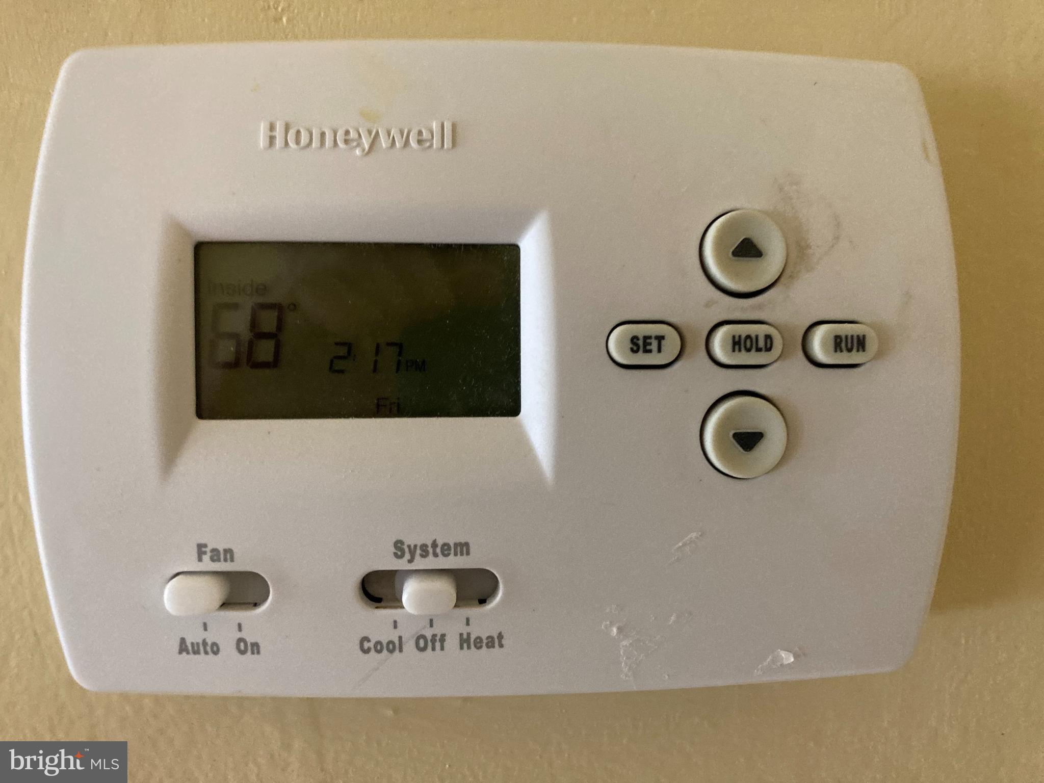 1927 Holborn Road Baltimore, MD 21222 - Photo 33 of 35 DIGITAL THERMOSTAT