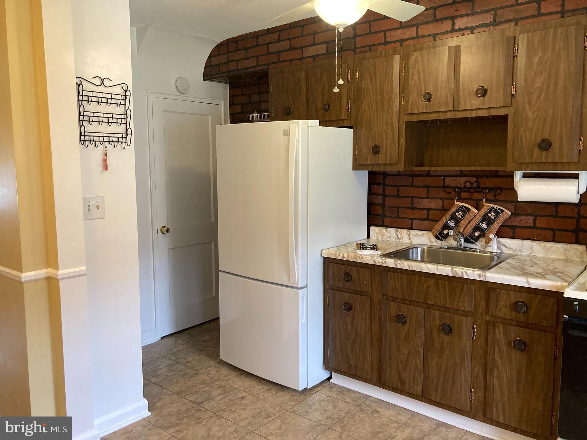 1927 Holborn Road Baltimore, MD 21222 - Photo 5 of 35 KITCHEN