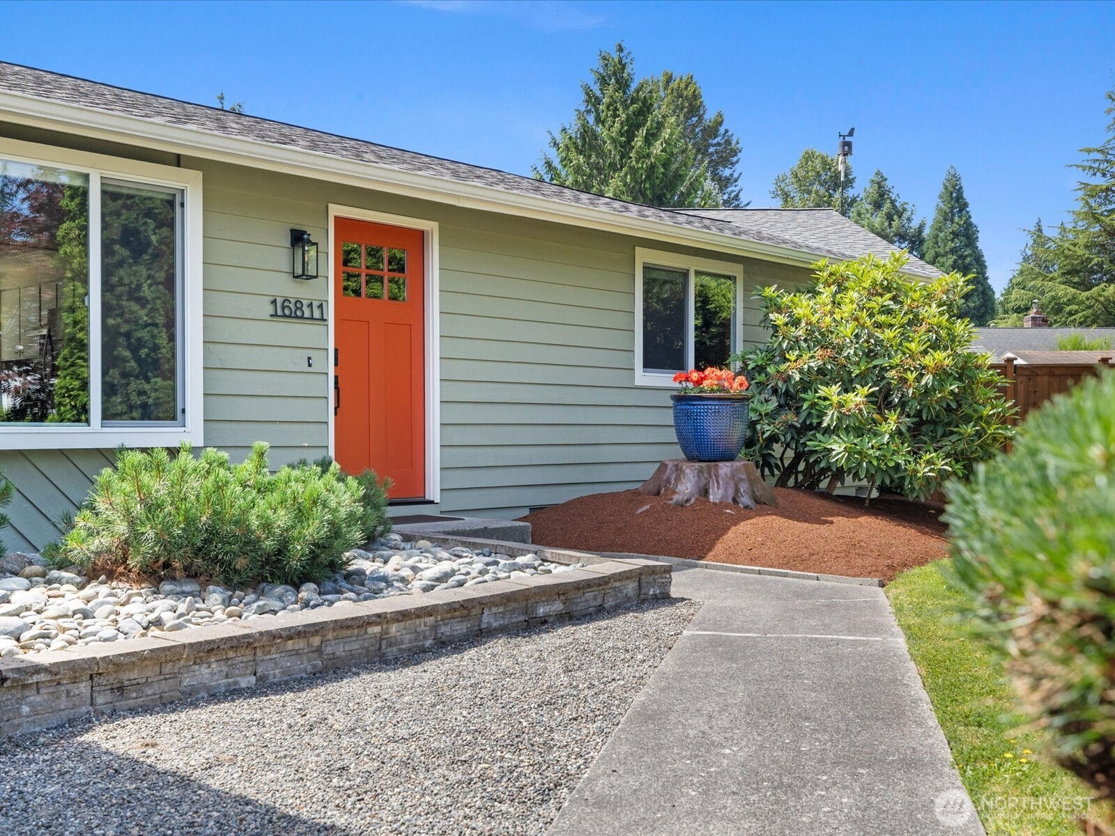 16811 5th Avenue Southeast Bothell, WA 98012 - Photo 5 of 36 Gallery Image 5