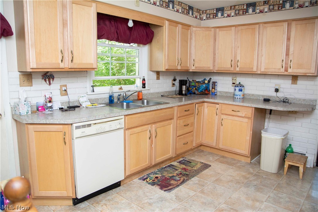 7571 Connelly Road Masury, OH 44438 - Photo 14 of 30 Gallery Image 14