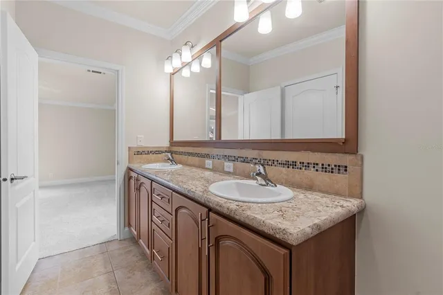 $425,000 | 4851 West Gandy Boulevard, Unit 11S, Tampa, FL 33611