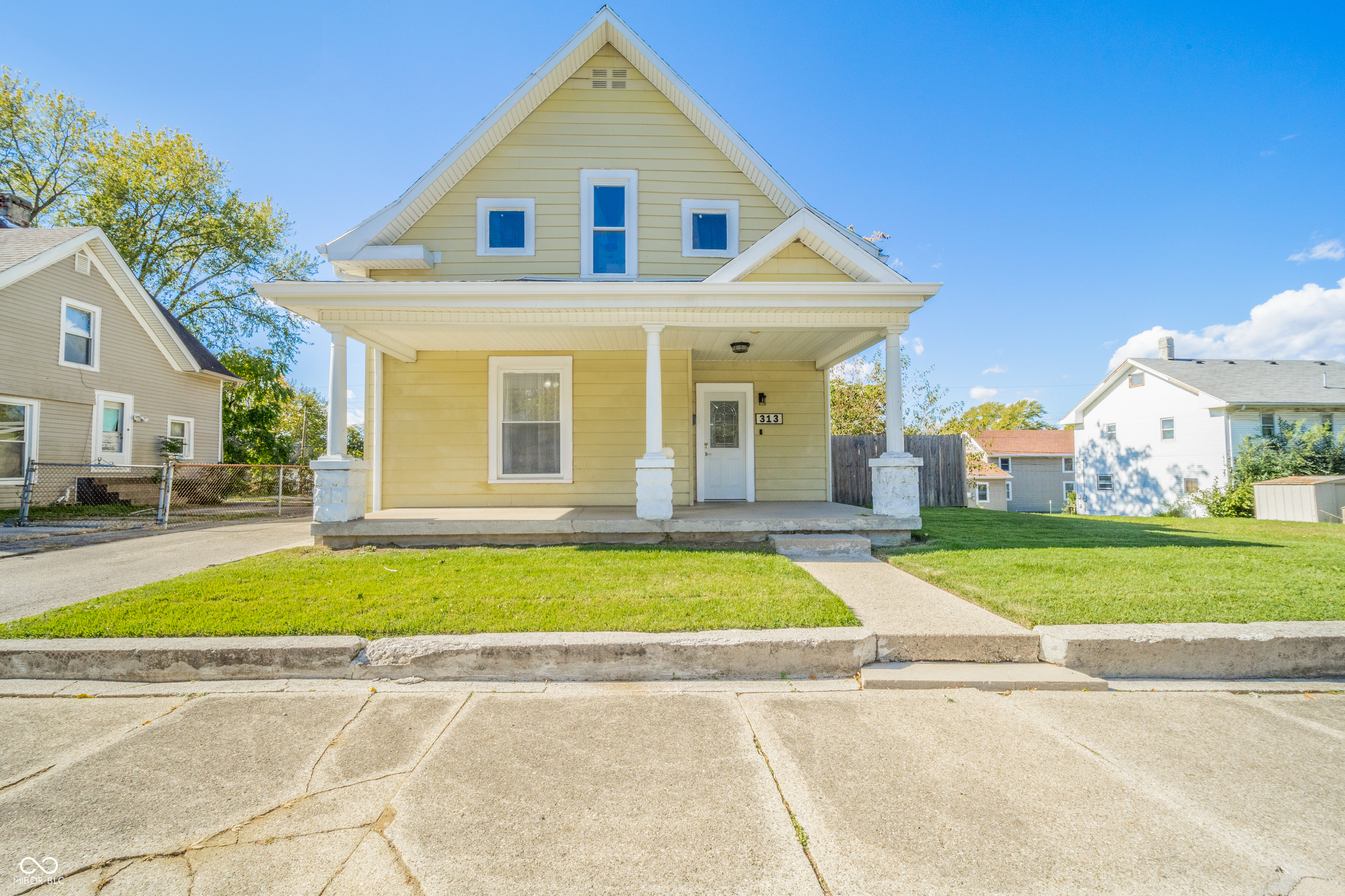 313 South 7th Street New Castle, IN 47362 - Photo 2 of 33