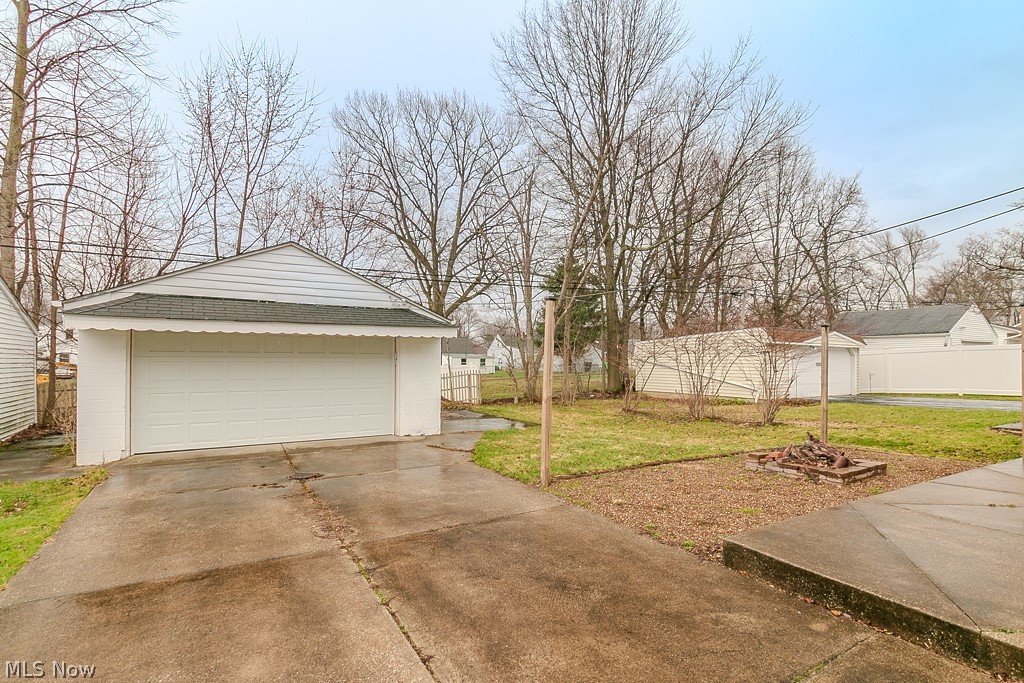 1203 Mayfield Ridge Road Mayfield Heights, OH 44124 - Photo 28 of 28