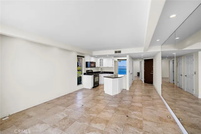 $4,950 | 609 Sleepy Hollow Lane, Unit 15, Laguna Beach, CA 92651