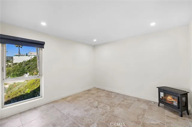 $4,950 | 609 Sleepy Hollow Lane, Unit 15, Laguna Beach, CA 92651