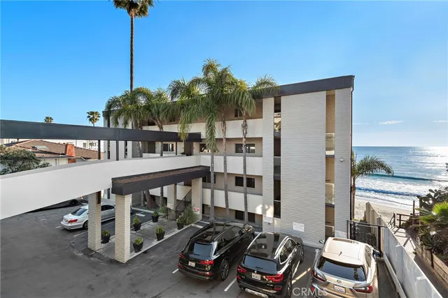 $4,950 | 609 Sleepy Hollow Lane, Unit 15, Laguna Beach, CA 92651