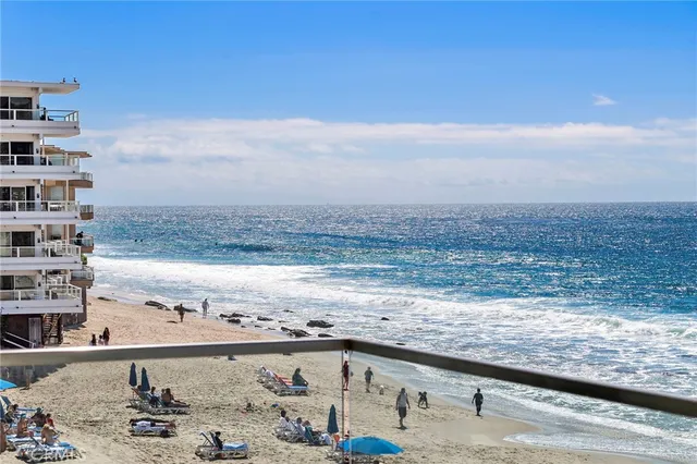 $4,950 | 609 Sleepy Hollow Lane, Unit 15, Laguna Beach, CA 92651