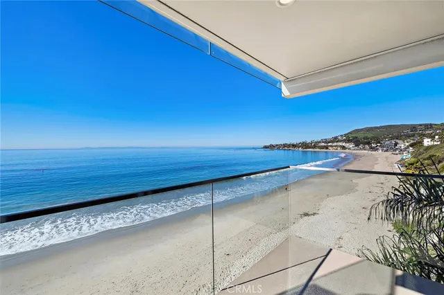 $4,950 | 609 Sleepy Hollow Lane, Unit 15, Laguna Beach, CA 92651