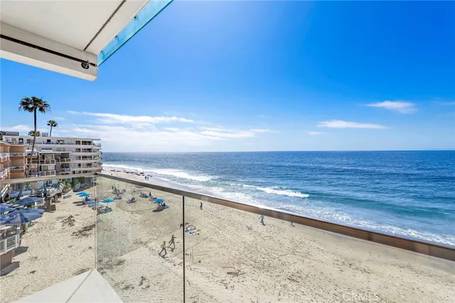 $4,950 | 609 Sleepy Hollow Lane, Unit 15, Laguna Beach, CA 92651