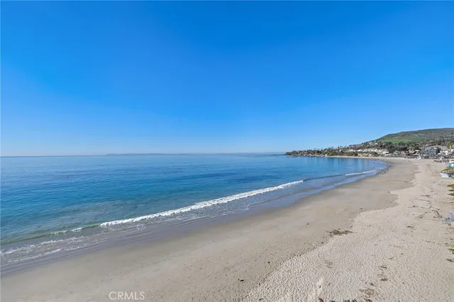 $4,950 | 609 Sleepy Hollow Lane, Unit 15, Laguna Beach, CA 92651