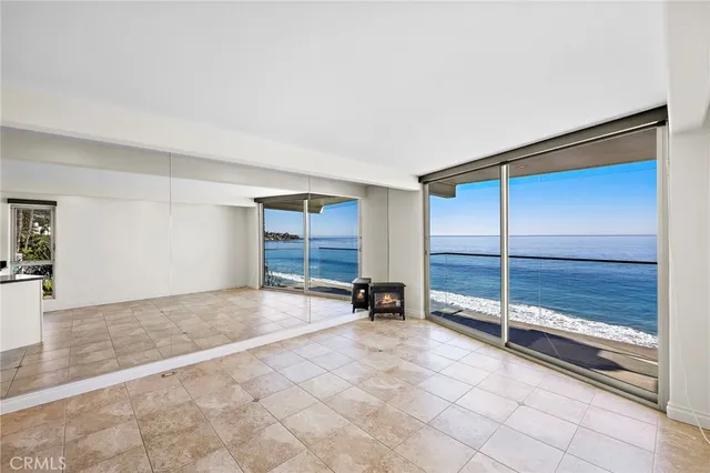 $4,950 | 609 Sleepy Hollow Lane, Unit 15, Laguna Beach, CA 92651