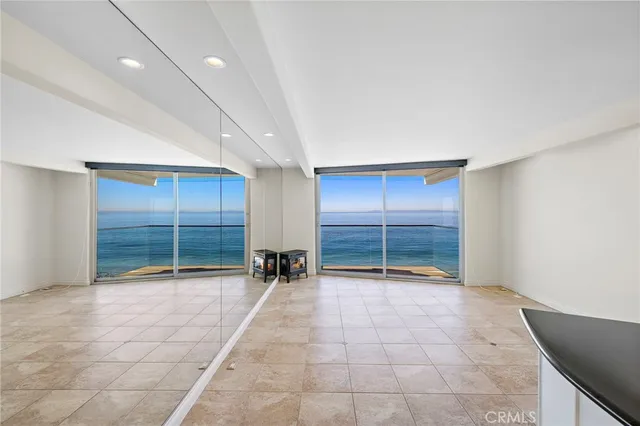 $4,950 | 609 Sleepy Hollow Lane, Unit 15, Laguna Beach, CA 92651