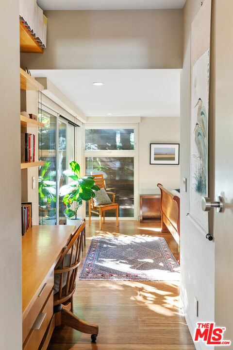 447 Sycamore Road Santa Monica, CA 90402 - Photo 12 of 36 a living room with furniture