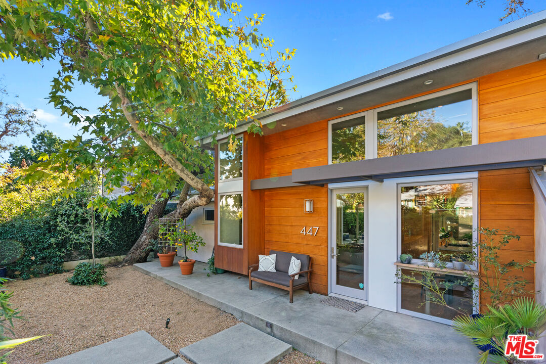447 Sycamore Road Santa Monica, CA 90402 - Photo 32 of 36