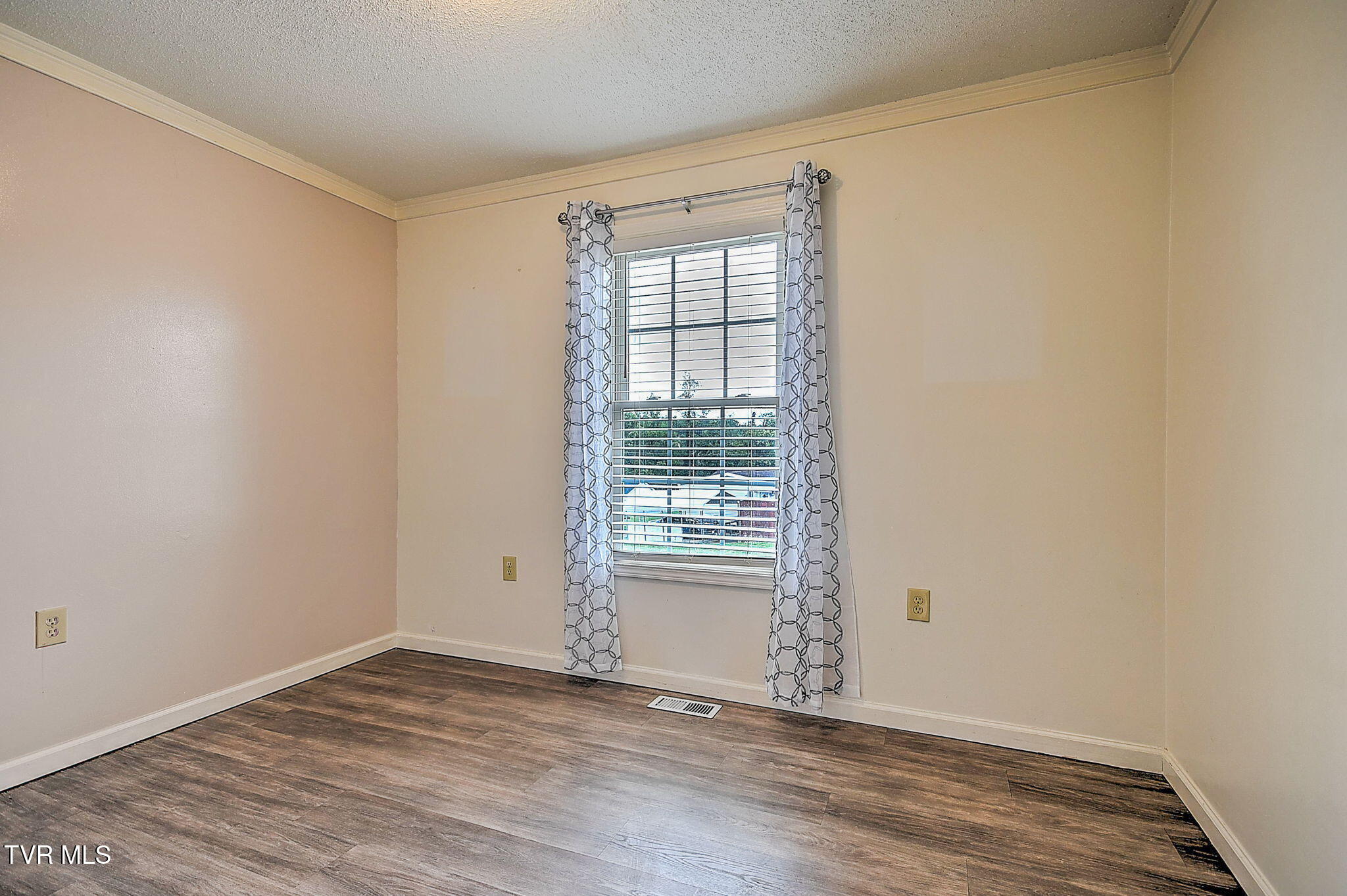 201 Penrod Road Bristol, TN 37620 - Photo 23 of 32 23-web-or-mls-201 Penrod BM-23