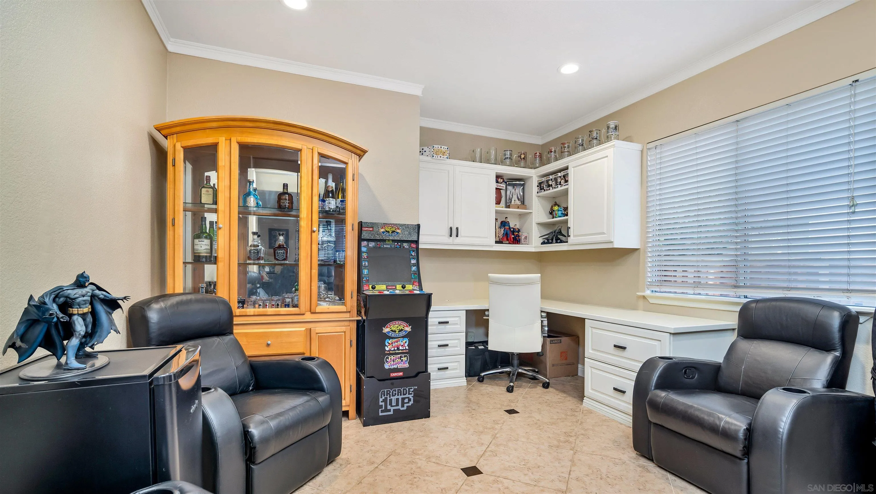 16163 Setting Sun Circle Riverside, CA 92503 - Photo 7 of 45 a livingroom with workspace and a couch