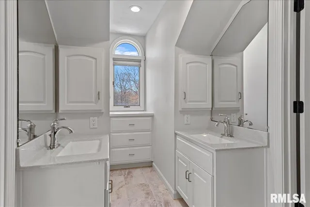 $720,000 | 804 Fairfax Court, Springfield, IL 62702