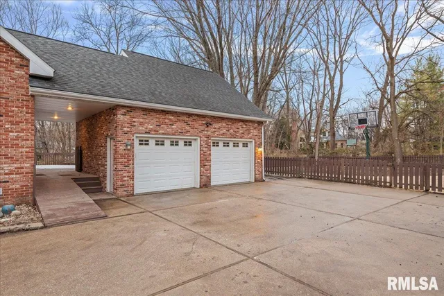 $720,000 | 804 Fairfax Court, Springfield, IL 62702