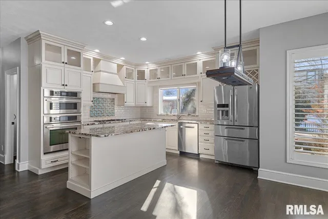 $720,000 | 804 Fairfax Court, Springfield, IL 62702