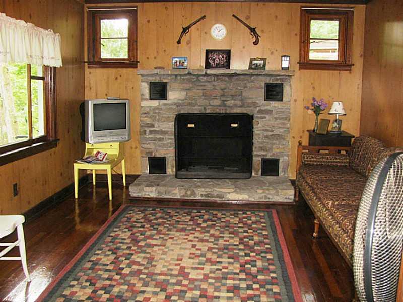315 Eicher Road Confluence, PA 15424 - Photo 7 of 16 Living Room.