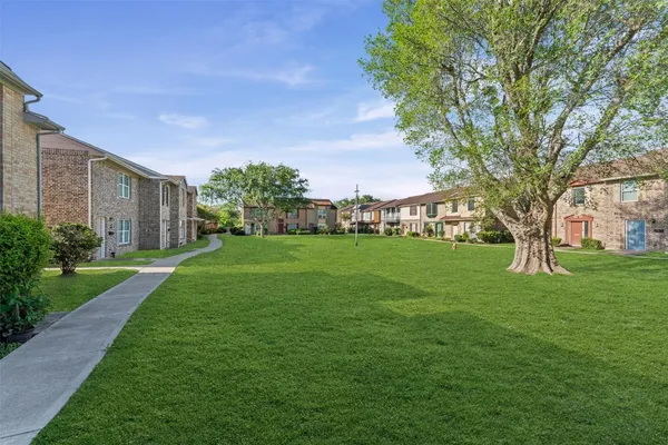 $163,000 | 1076 Willow Oaks Circle, Pasadena, TX 77506