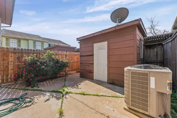 $163,000 | 1076 Willow Oaks Circle, Pasadena, TX 77506