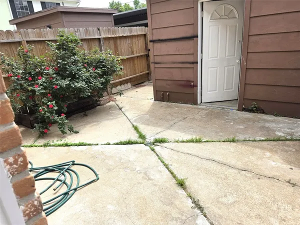 $163,000 | 1076 Willow Oaks Circle, Pasadena, TX 77506