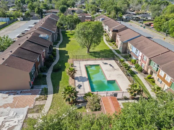 $163,000 | 1076 Willow Oaks Circle, Pasadena, TX 77506