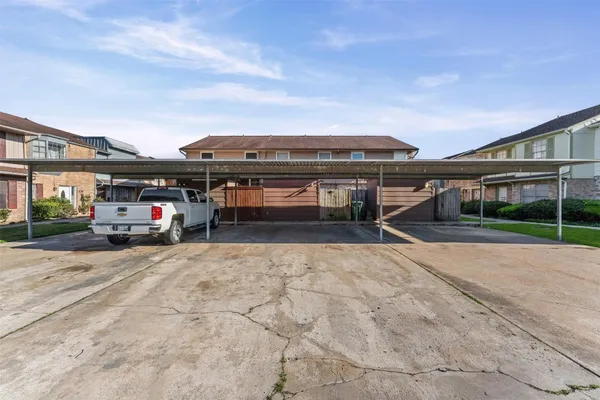 $163,000 | 1076 Willow Oaks Circle, Pasadena, TX 77506