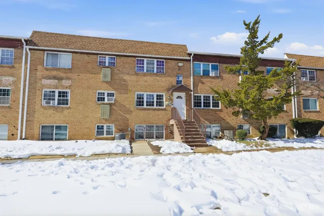 $2,100 | 125 College Drive, Edison, NJ 08817