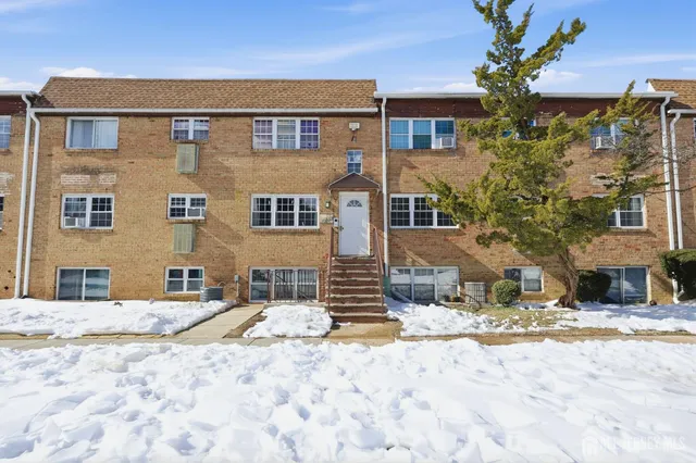 $2,100 | 125 College Drive, Edison, NJ 08817