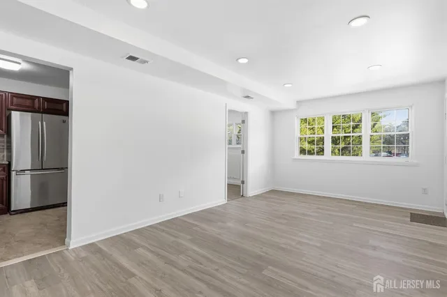 $2,100 | 125 College Drive, Edison, NJ 08817