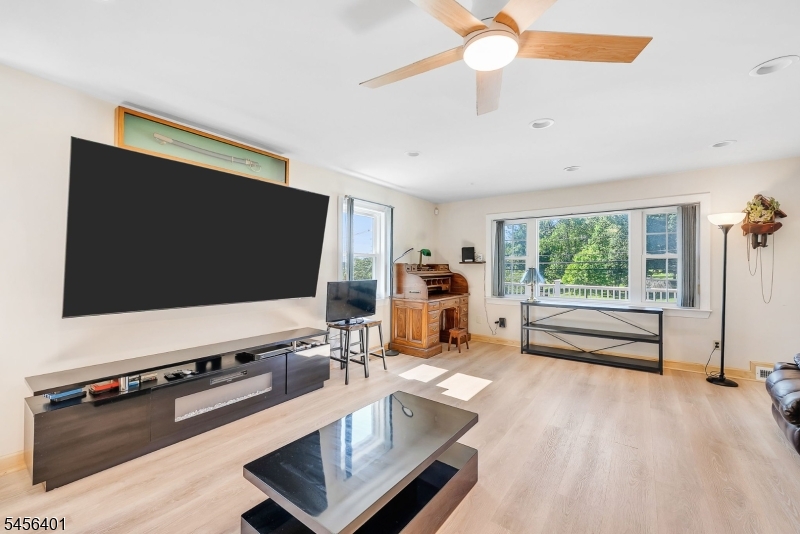 13 Hopatchung Road Hopatcong, NJ 07843 - Photo 31 of 35 Gallery Image 31