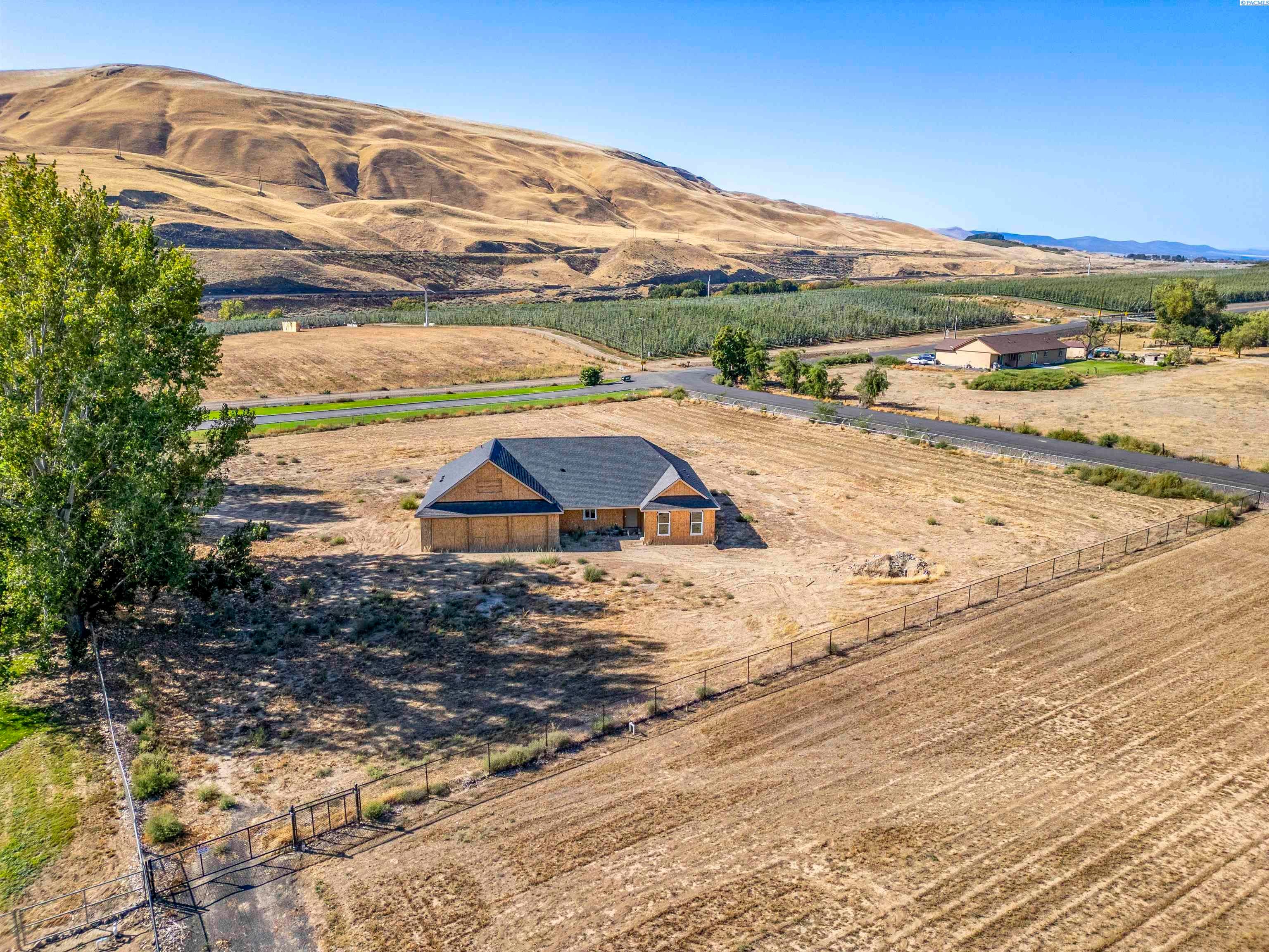 90404 West Hess Road Prosser, WA 99350 - Photo 10 of 34 Gallery Image 10